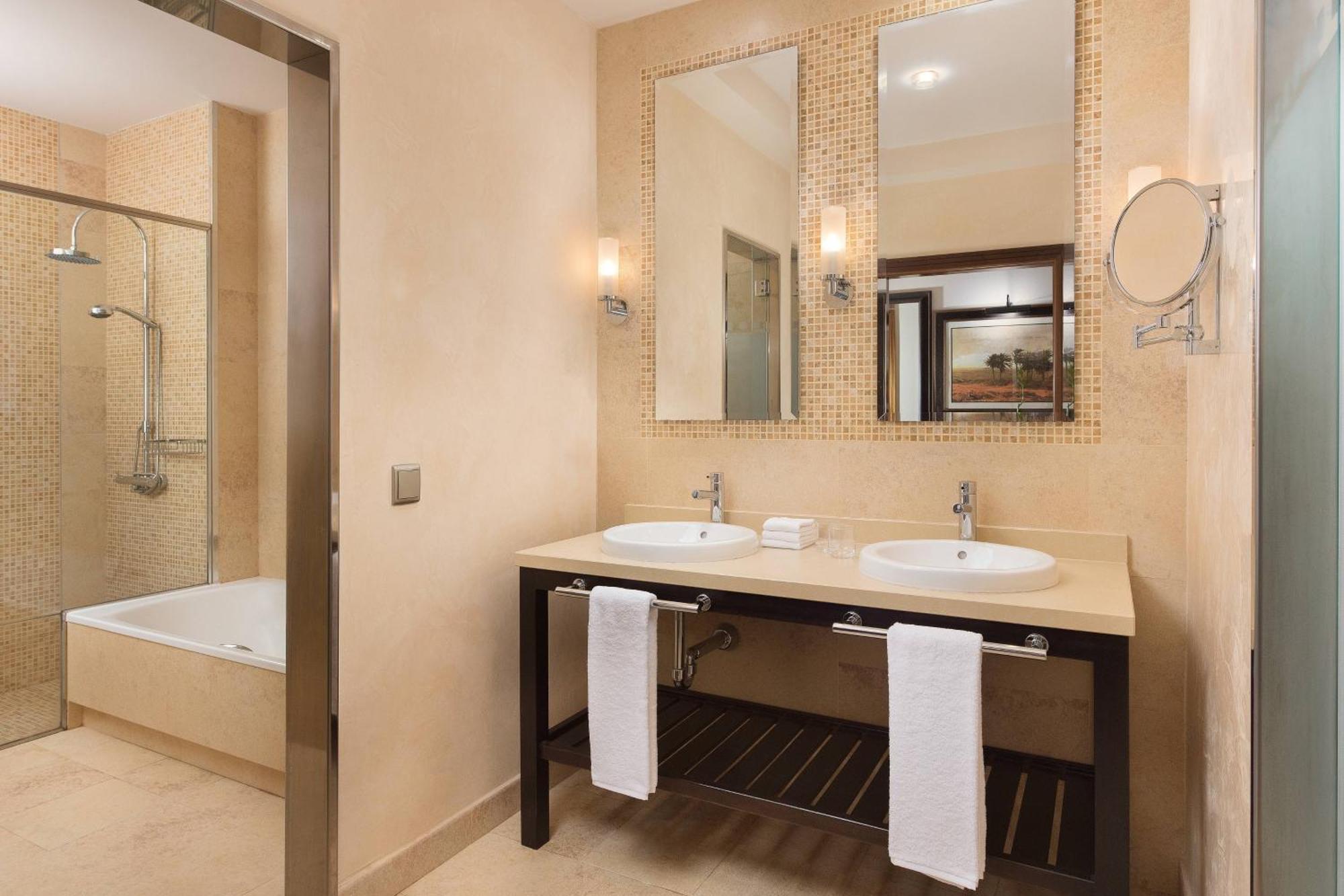 Chambre Lits Jumeaux Premium avec Vue sur Jardin